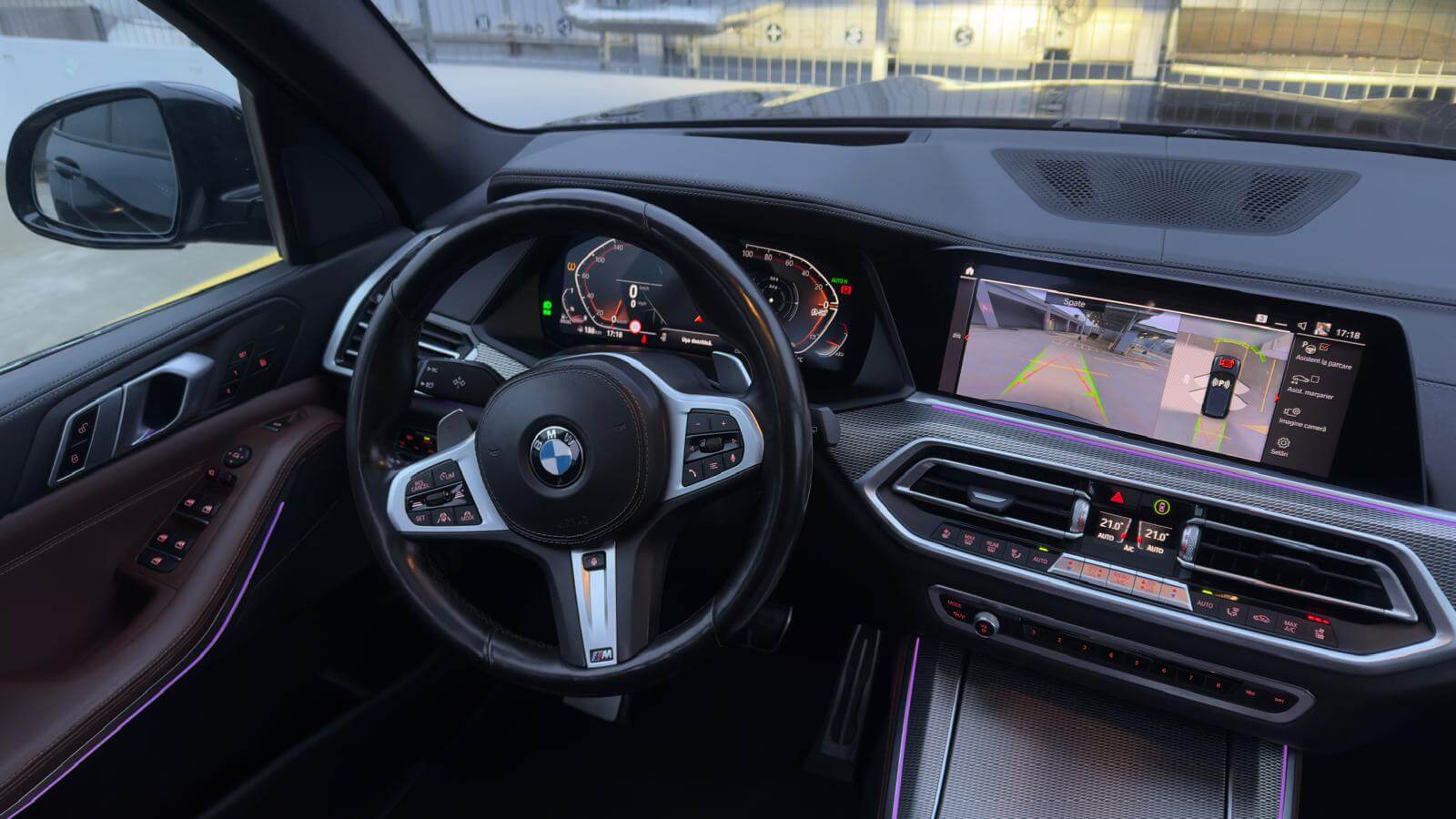 BMW X5 2020 - rear view soft close